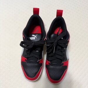 Puma Dynamic Red and Black Athletic Shoes